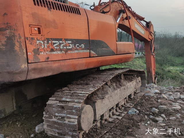 斗山 DH215LC-9 挖掘机
